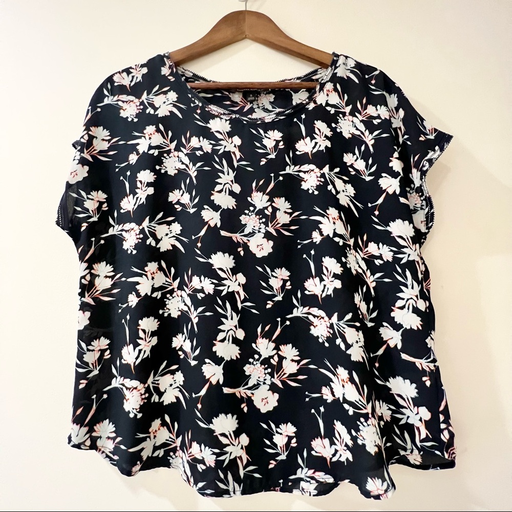 Banana Republic Floral Top Lace Trim Size Small